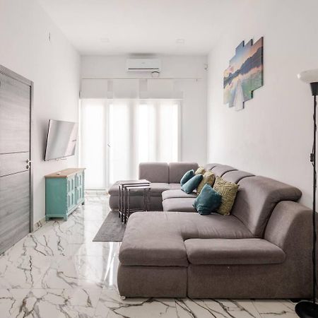 Apartamento En Planta Baja Cerca De La Playa En بادالونا المظهر الخارجي الصورة