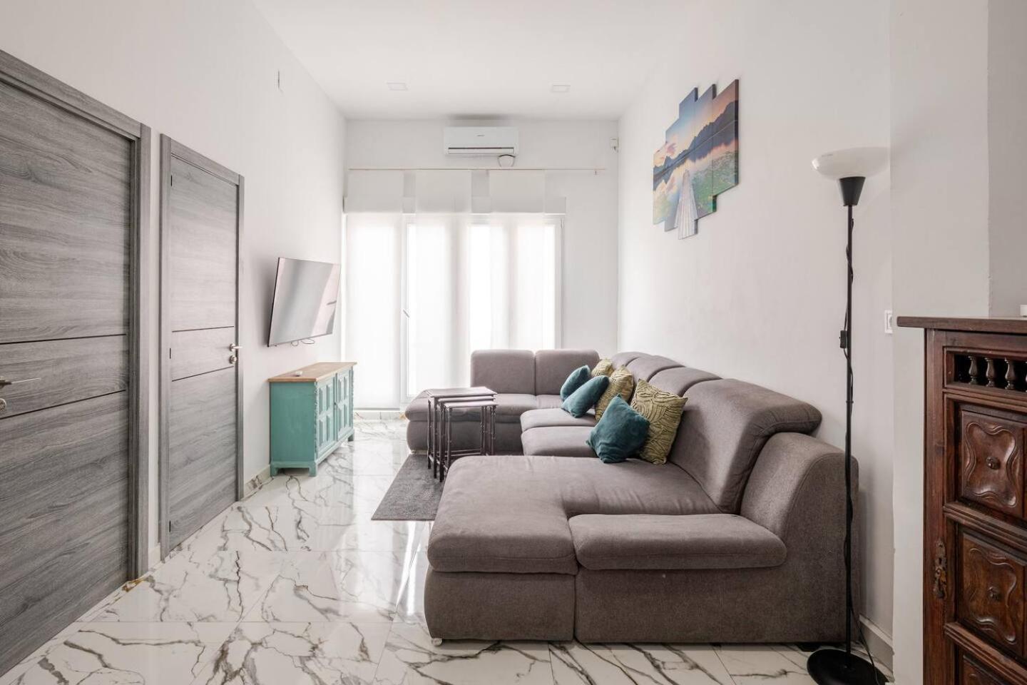 Apartamento En Planta Baja Cerca De La Playa En بادالونا المظهر الخارجي الصورة